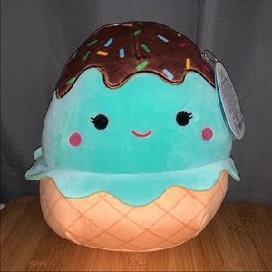 8” Maya Squishmallow